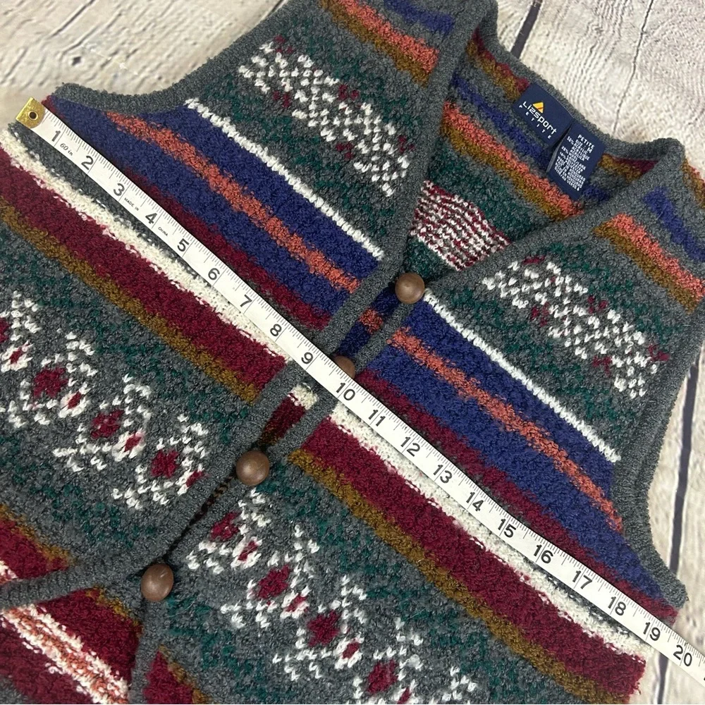 Lizsport petite knit sweater vest wood buttons cozy